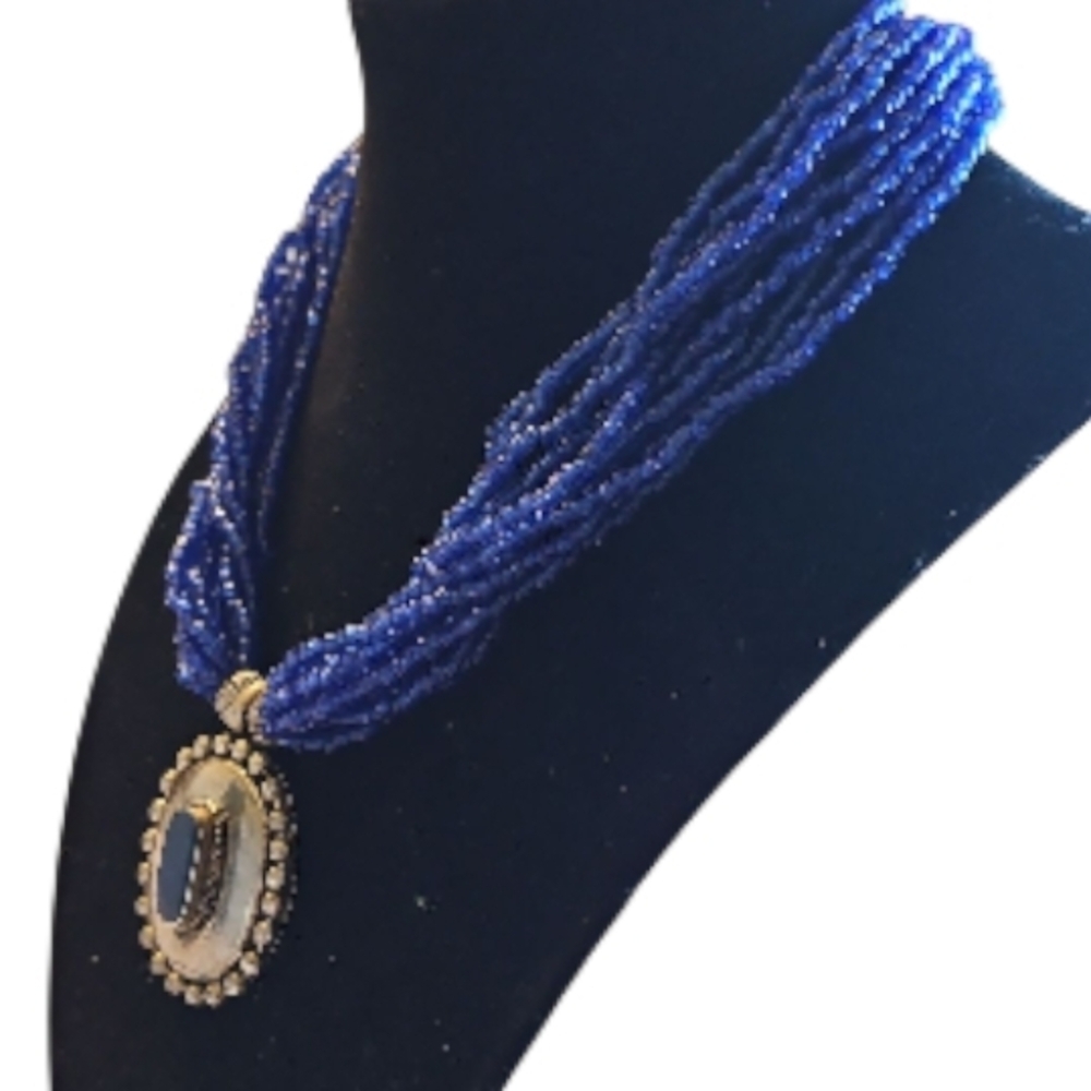 Blue Beaded Necklace w/Silver Pendant - Picture 3 of 4